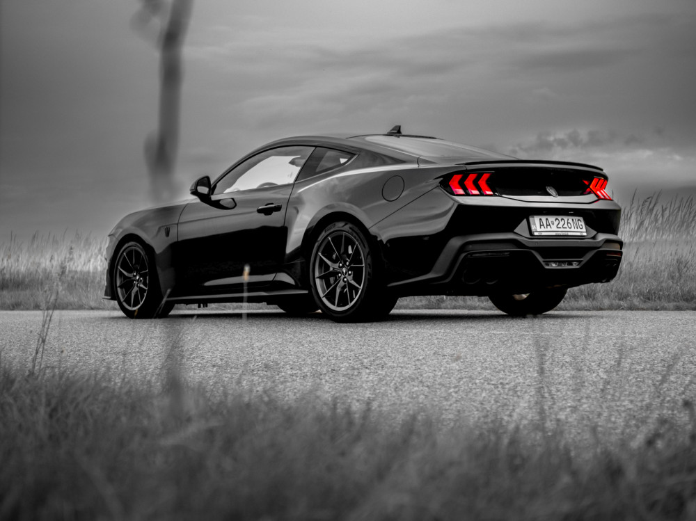 Ford Mustang Dark Horse